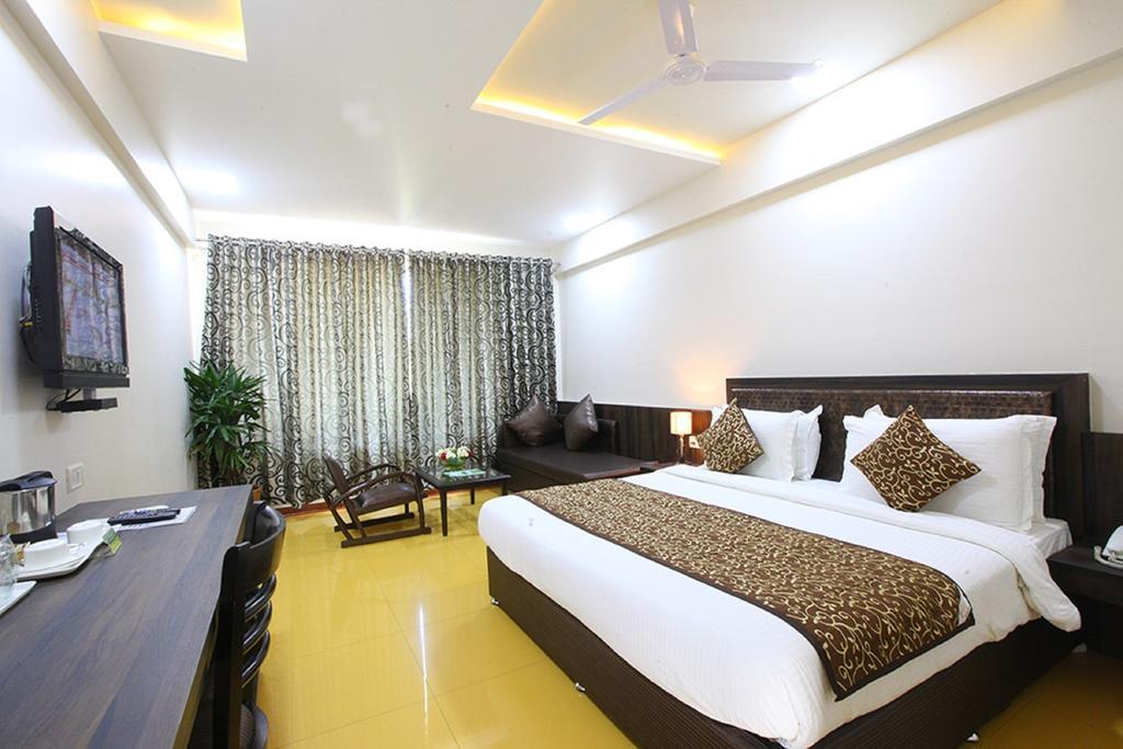 Shilpi Hill Resort Saputara Rum bild